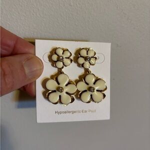 Banana Republic Ladies dangle floral earrings.